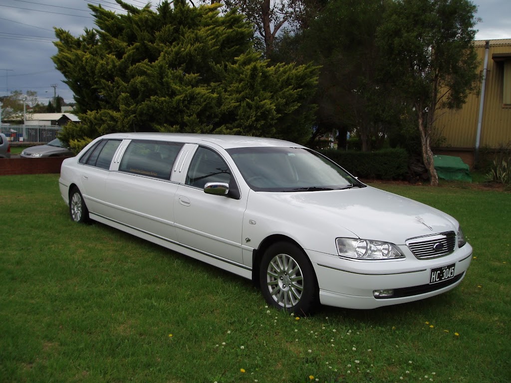 Leisure Coast Limousine Services | 29 Marshall St, Dapto NSW 2530, Australia | Phone: (02) 4261 7393