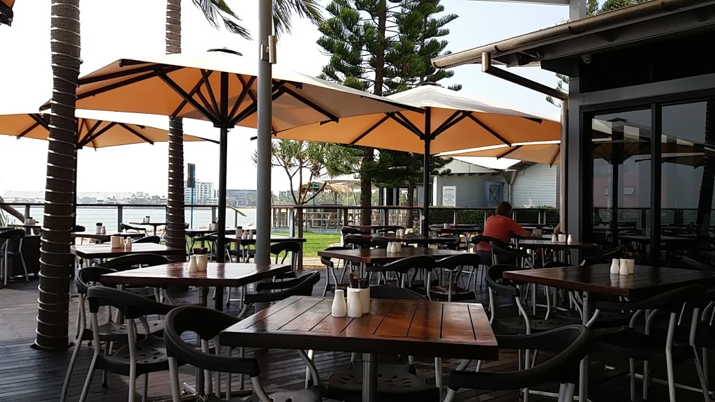 C-Bar Strand | restaurant | Townsville City QLD 4810, Australia | 0747240333 OR +61 7 4724 0333