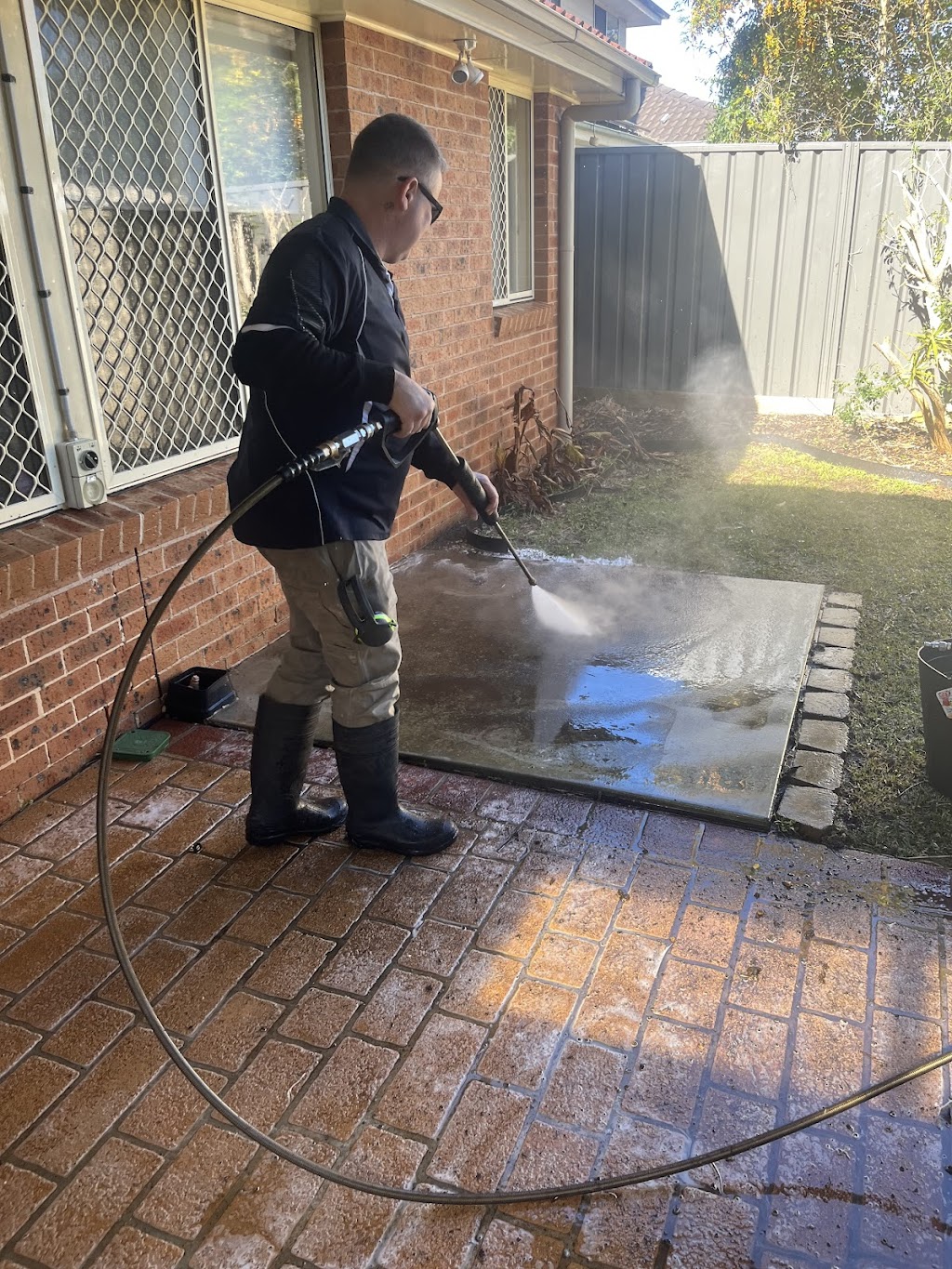 MLR Pressure Cleaning and Property Maintenance | Barn Owl Ave, Wadalba NSW 2259, Australia | Phone: 0409 869 353