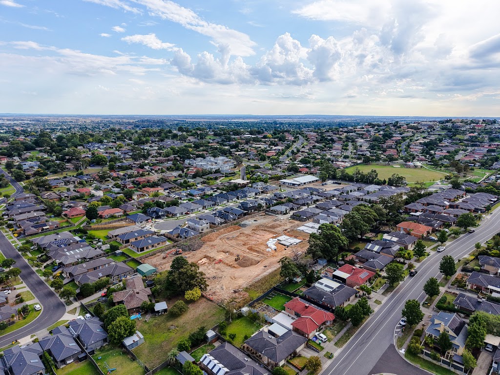 Parks on Ahern – Madison Builders Group | 90-96 Ahern Rd, Pakenham VIC 3810, Australia | Phone: 0414 500 270