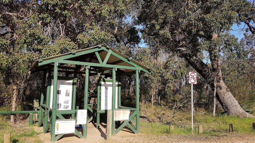 Ambergate Reserve | park | 988 Queen Elizabeth Ave, Chapman Hill WA 6280, Australia