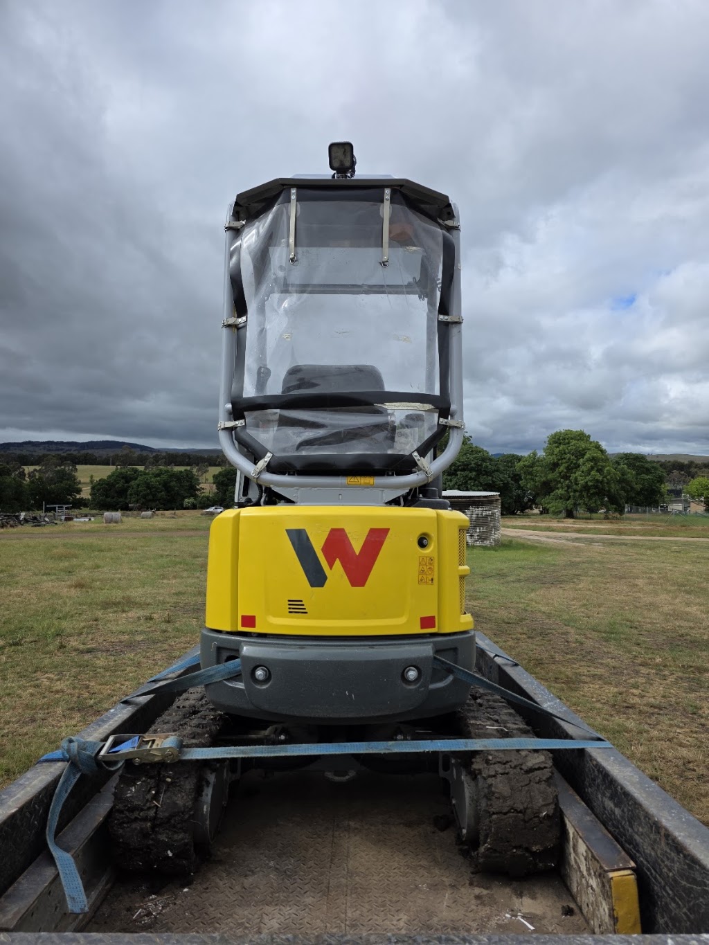 dry-hire.com.au | 2 Mollison St, Kyneton VIC 3444, Australia | Phone: 0407 697 603