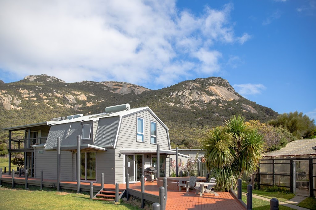 Mountain Seas Lodge | lodging | 855 Trousers Point Rd, Loccota TAS 7255, Australia | 0363594553 OR +61 3 6359 4553