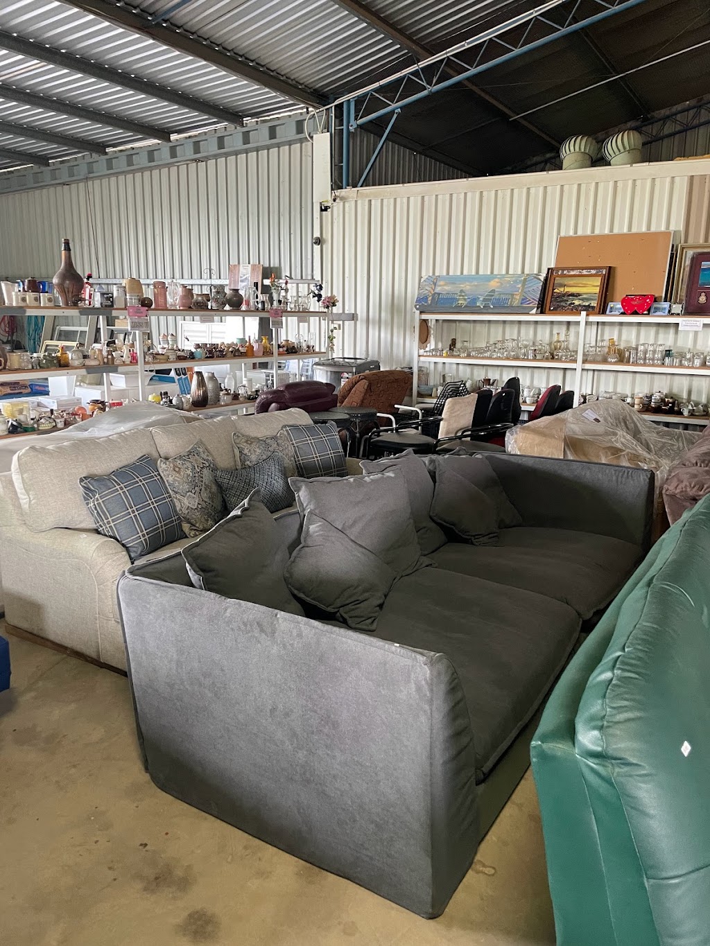 Lightning Ridge Trading Post | furniture store | 28 Windlass Ave, Lightning Ridge NSW 2834, Australia | 0439890660 OR +61 439 890 660