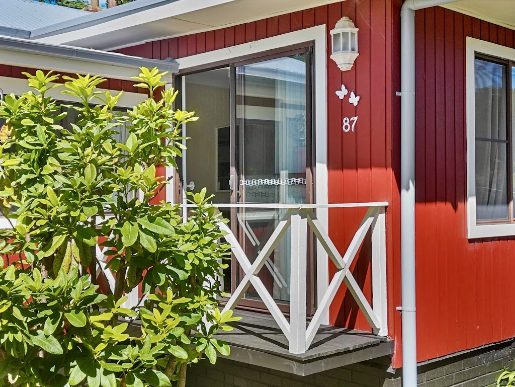 Tullys Hut | 87 Pritchard St, Wentworth Falls NSW 2782, Australia | Phone: (02) 4757 2222