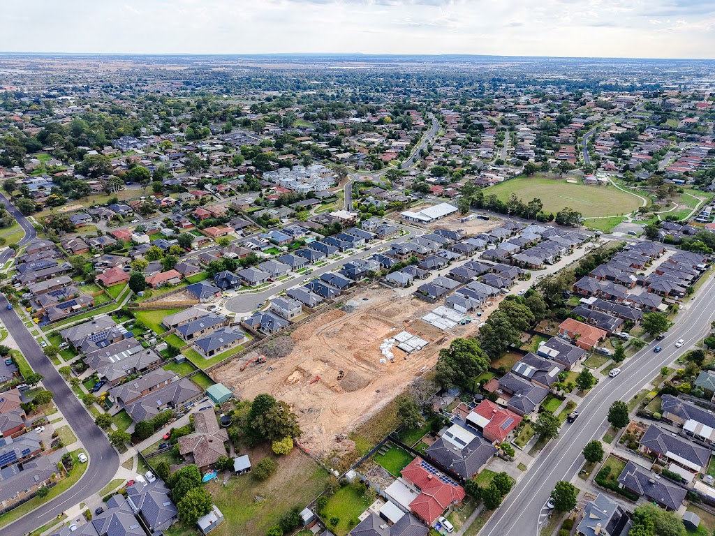 Parks on Ahern – Madison Builders Group | 90-96 Ahern Rd, Pakenham VIC 3810, Australia | Phone: 0414 500 270