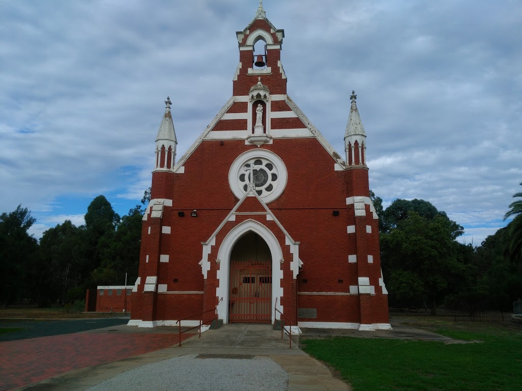 Our Lady Of The Sacred Heart Catholic Church Elmore | 18 Jeffrey St, Elmore VIC 3558, Australia | Phone: (03) 5432 6018