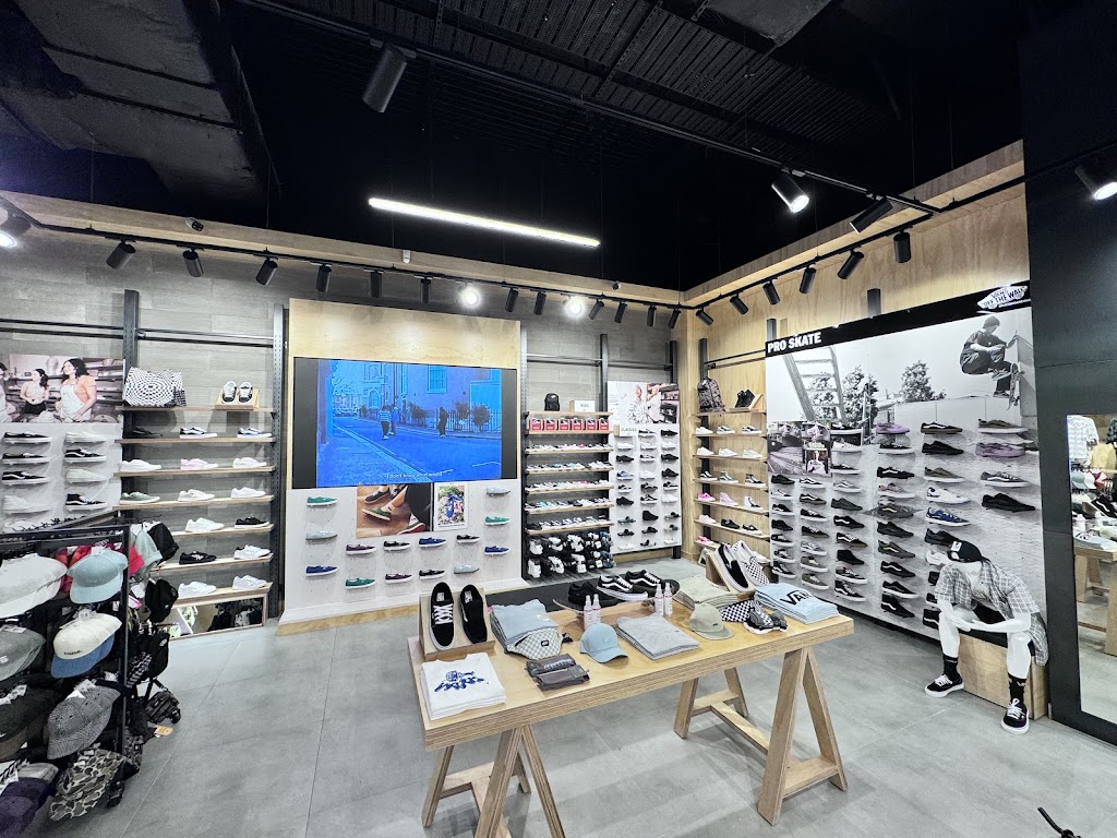 Vans Green Hills | Stockland Green Hills, Shop 1053/1 Molly Morgan Dr, East Maitland NSW 2323, Australia | Phone: (02) 4072 3997