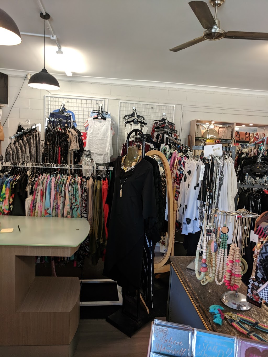 Boomerang Bags | clothing store | Labrador QLD 4215, Australia | 0427499557 OR +61 427 499 557