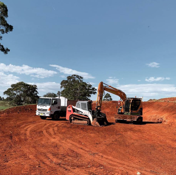 L & A Andrews Earthmoving PTY LTD | general contractor | 1385 Wilson Dr, Colo Vale NSW 2575, Australia | 0498227377 OR +61 498 227 377