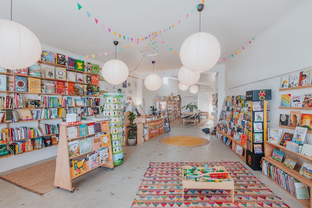 Squishy Minnie Bookstore | book store | 6 High St, Kyneton VIC 3444, Australia | 0354601420 OR +61 3 5460 1420