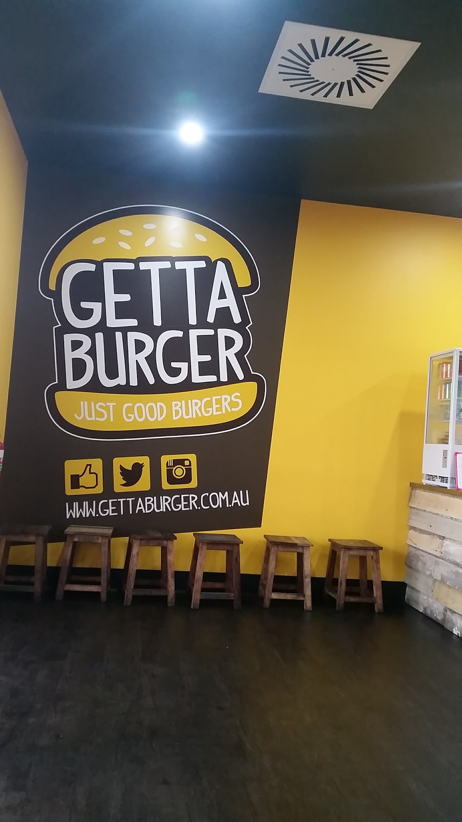 Getta Burger | 422 Warwick Rd, Yamanto QLD 4305, Australia | Phone: (07) 3294 1486