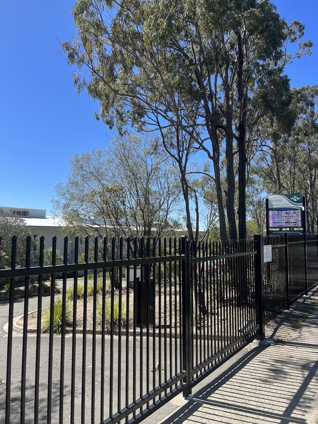 Beenleigh Special School | Pk Spec Edu Dev Unit, 52-74 Mount Warren Blvd, Mount Warren Park QLD 4207, Australia | Phone: (07) 3380 1111