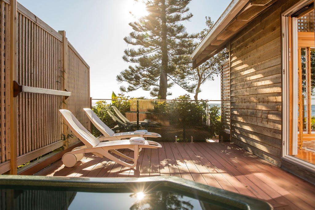 Kims Beachside Retreat | 16 Charlton St, Toowoon Bay NSW 2261, Australia | Phone: (02) 4332 1566