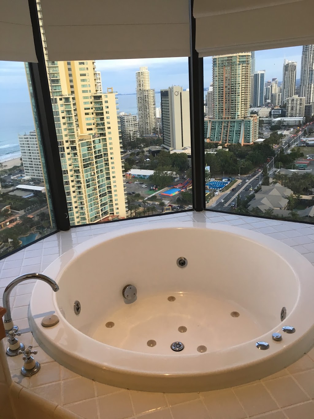 Surfers Paradise Marriott Resort & Spa | 158 Ferny Ave, Surfers Paradise QLD 4217, Australia | Phone: (07) 5592 9800
