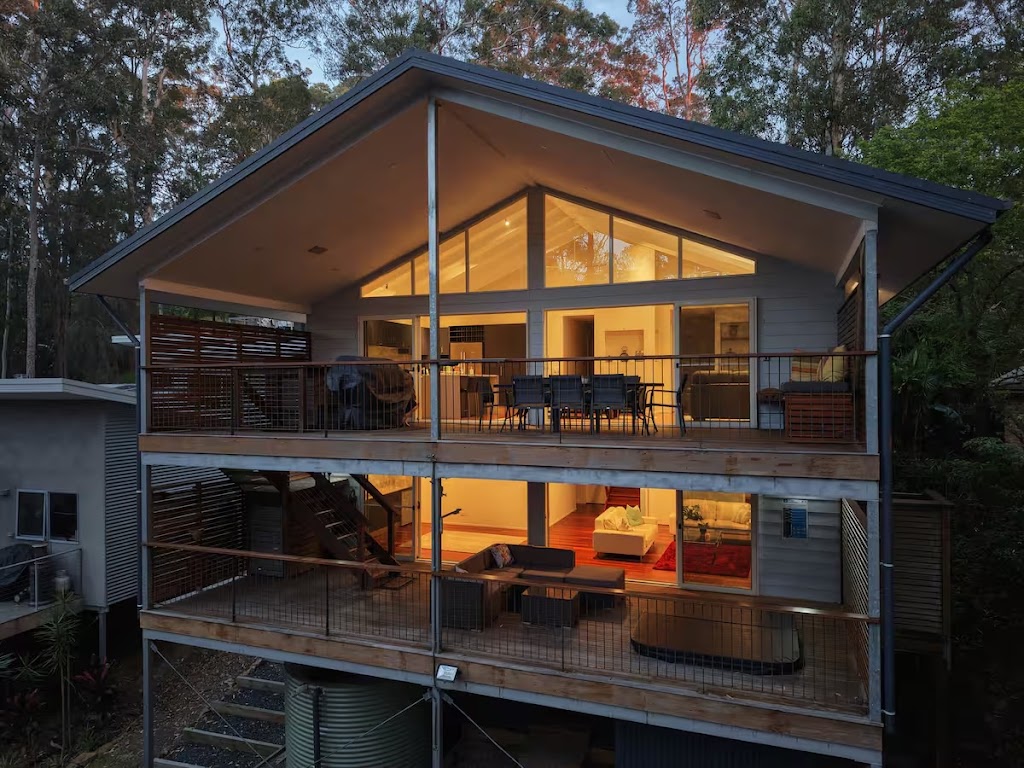 Villa Du Lac accommodation | 159 Amaroo Dr, Smiths Lake NSW 2428, Australia | Phone: 0478 616 024