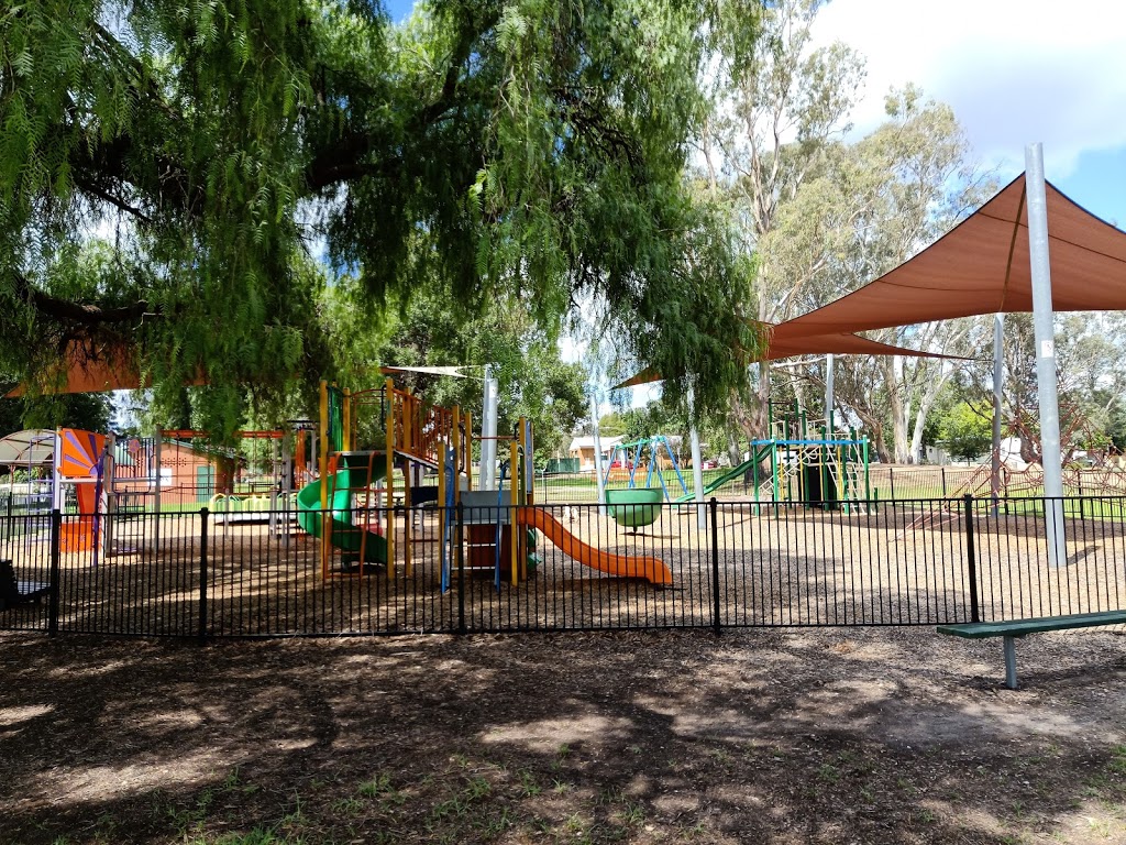 Rutherglen Apex Playground and Skate Park |  | 137 Murray St, Rutherglen VIC 3685, Australia | 1800622871 OR +61 1800 622 871