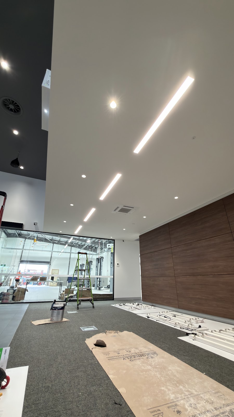 Black Box Electrical | 6 Muirefield Pl, Arundel QLD 4214, Australia | Phone: 0430 744 234