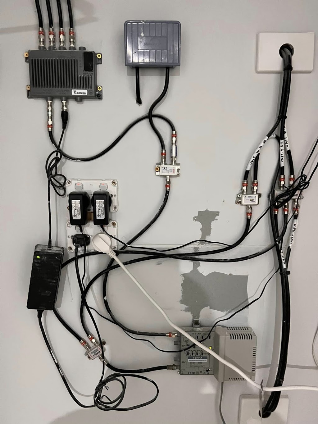 Nelson Bay TV antenna service | 27 Bagnall Ave, Soldiers Point NSW 2317, Australia | Phone: 0401 357 680