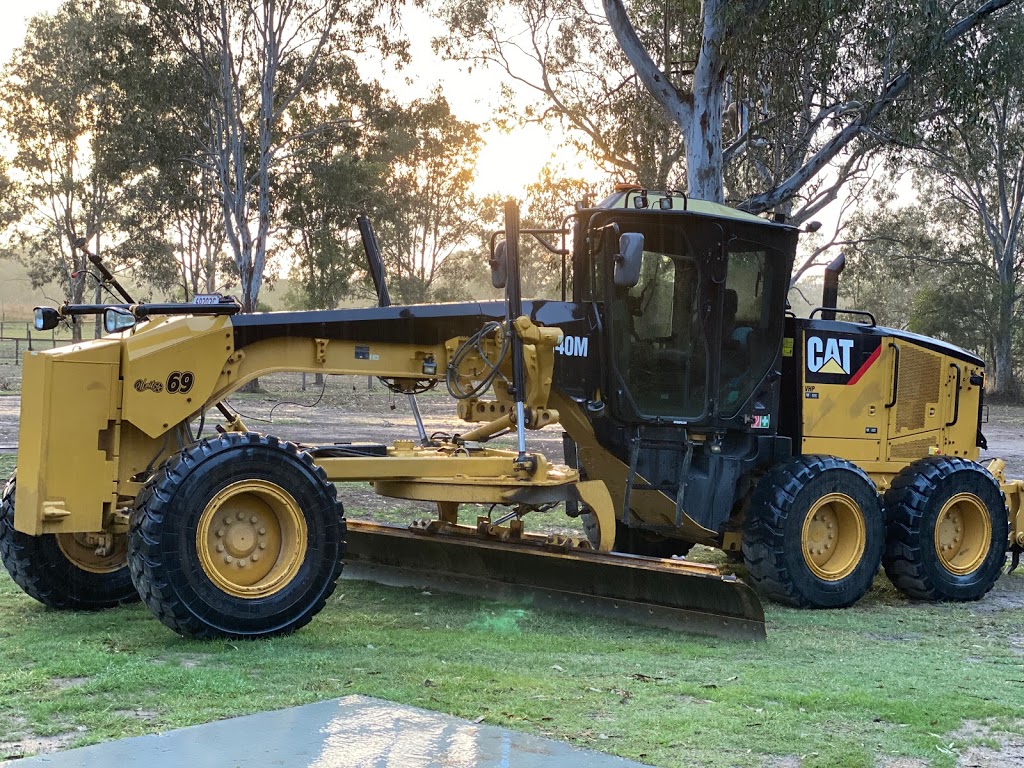 Andys Grader Hire | 43-45 Pepperina Dr, Stockleigh QLD 4280, Australia | Phone: 0410 478 605