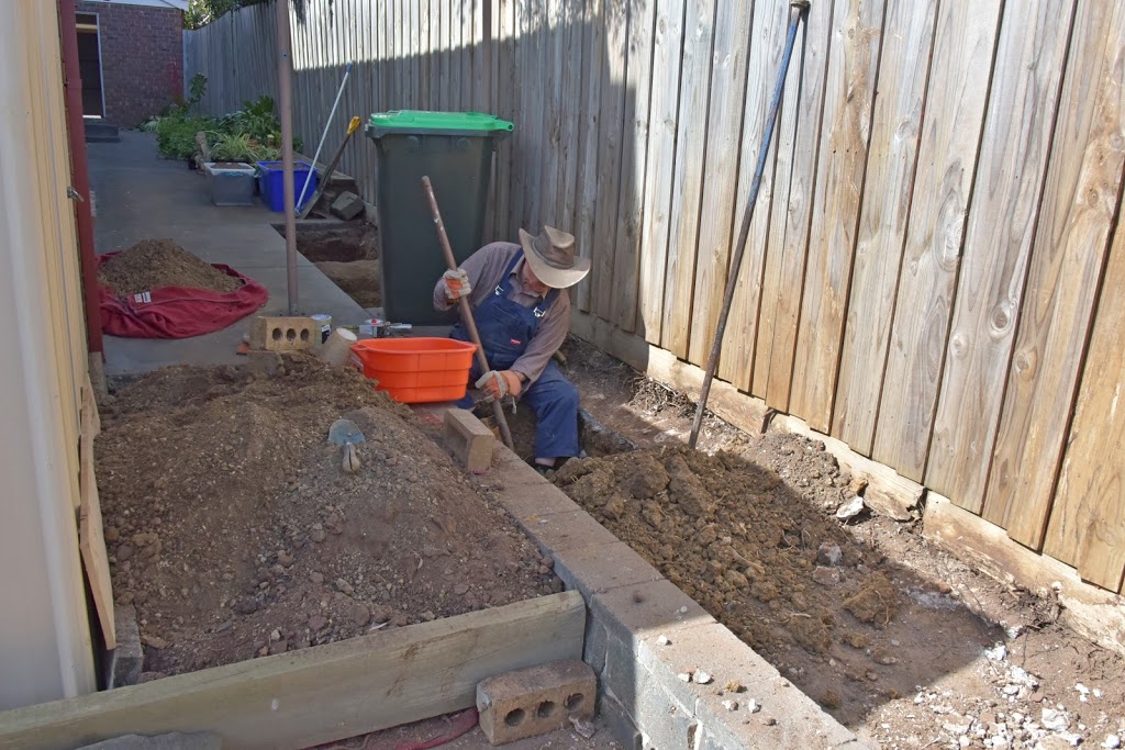 Pet burials and exhumations. (I dont have a cemetary) | cemetery | 35 De Havilland Ave, Strathmore Heights VIC 3041, Australia | 0417336500 OR +61 417 336 500