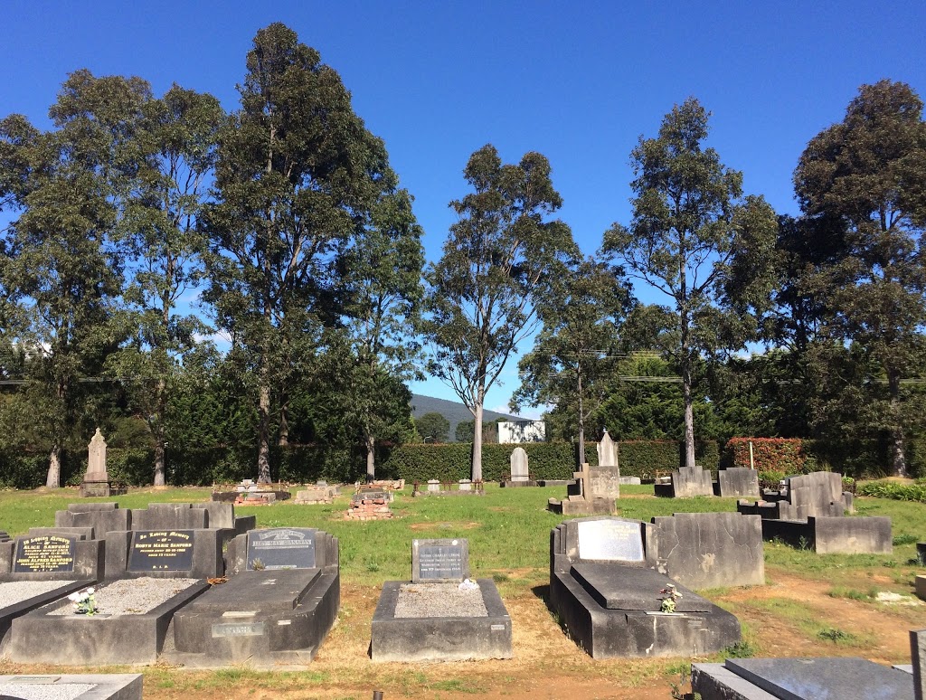Upper Yarra Public Cemetery | cemetery | 2705 Warburton Hwy, Wesburn VIC 3799, Australia | 0359672572 OR +61 3 5967 2572