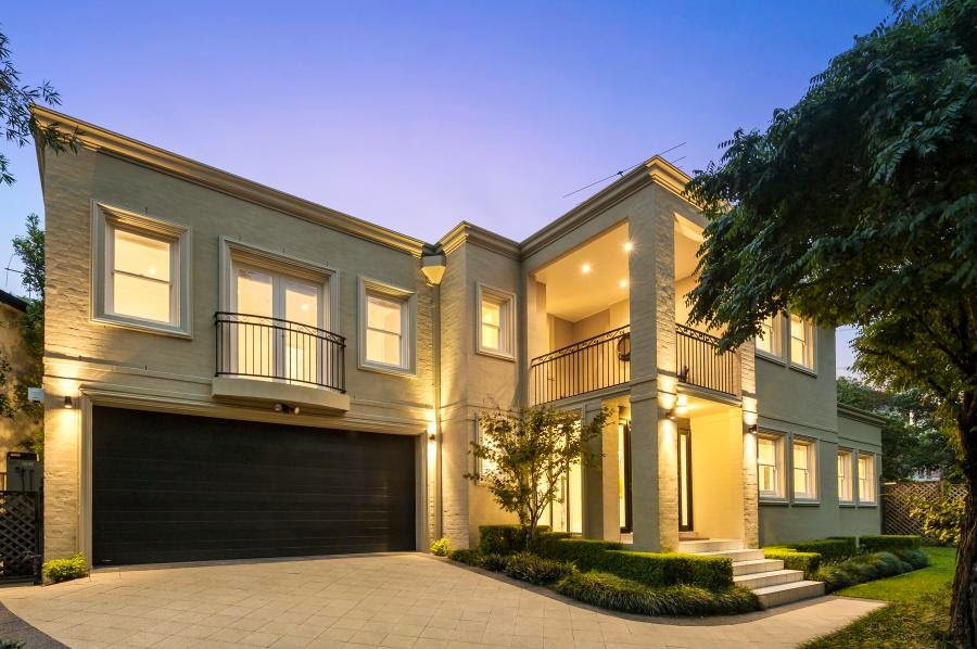 Stone Real Estate - Castlecrag | 91 Edinburgh Rd, Castlecrag NSW 2068, Australia | Phone: (02) 9958 1800