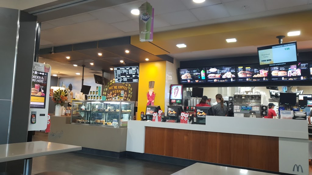 McDonalds Torquay | meal takeaway | 63-69 Geelong Rd, Torquay VIC 3228, Australia | 0352617034 OR +61 3 5261 7034
