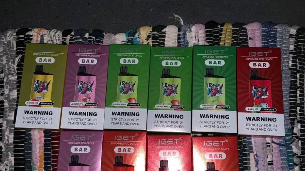 Vape and buds drop | Queen St, Brisbane City QLD 4000, Australia | Phone: 6 54 38 21 25
