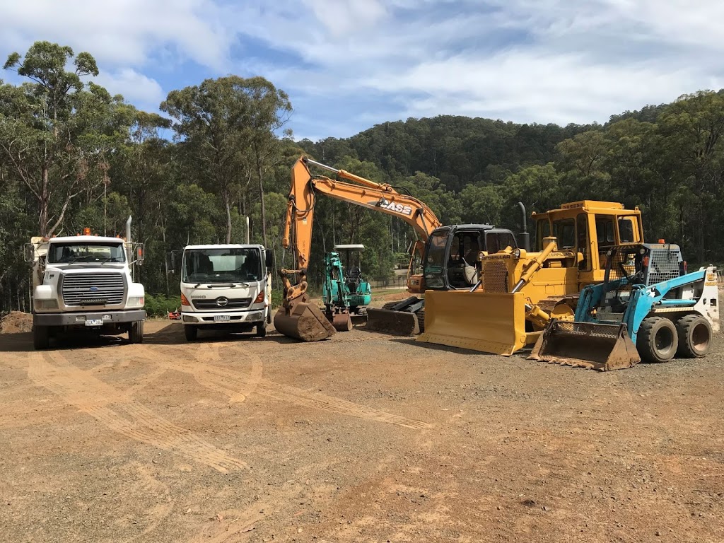 A1 Earthmoving | 555 Back Creek Rd, Gembrook VIC 3783, Australia | Phone: 0419 572 212