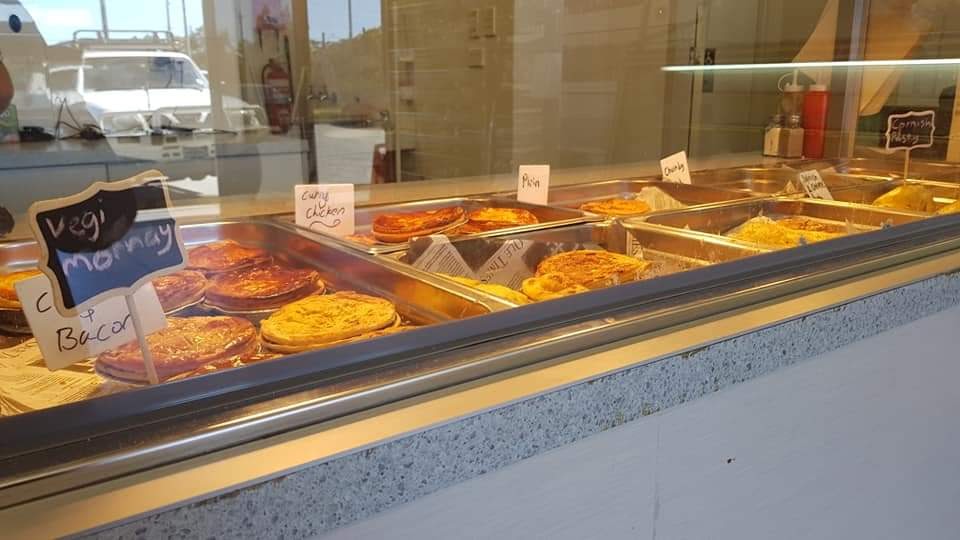 Gibbos Bakery | bakery | 186 Pacific Hwy, Tuggerah NSW 2259, Australia