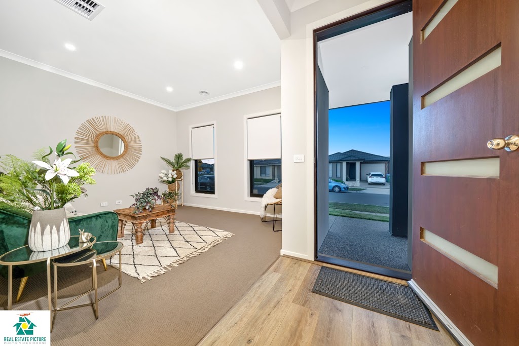 Real Estate Photographer Videographer | 20 Andrea Cres, Cranbourne North VIC 3977, Australia | Phone: 0433 346 651