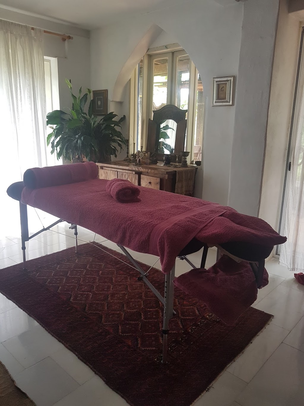 Healing Hands for Massage - Karina Mereki | 23 Prestons Ln, Tyagarah NSW 2481, Australia | Phone: 0401 219 567