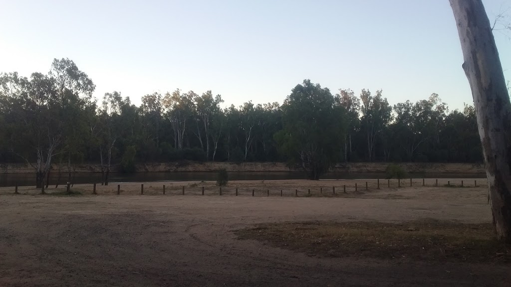 Bushlands On The Murray Holiday Park | campground | 13 Bushlands Rd, Tocumwal NSW 2714, Australia | 0358742752 OR +61 3 5874 2752