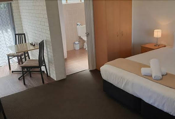 Lakeside Inn | lodging | 140-146 Windang Rd, Windang NSW 2528, Australia | 0242951622 OR +61 2 4295 1622