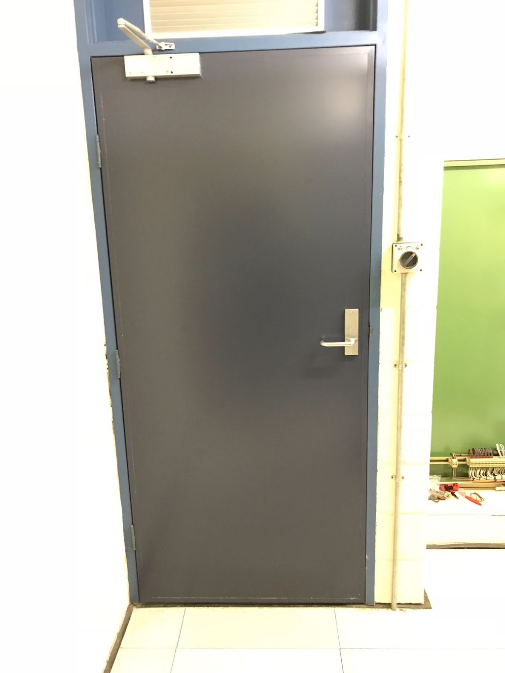 Spartan Doors | 110 Mitchell Ave, Kurri Kurri NSW 2327, Australia | Phone: 1300 784 852