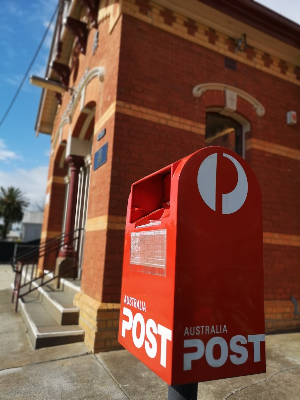 Australia Post - Yea LPO | post office | 11-13 The Semi Circle, Yea VIC 3717, Australia | 0357972760 OR +61 3 5797 2760