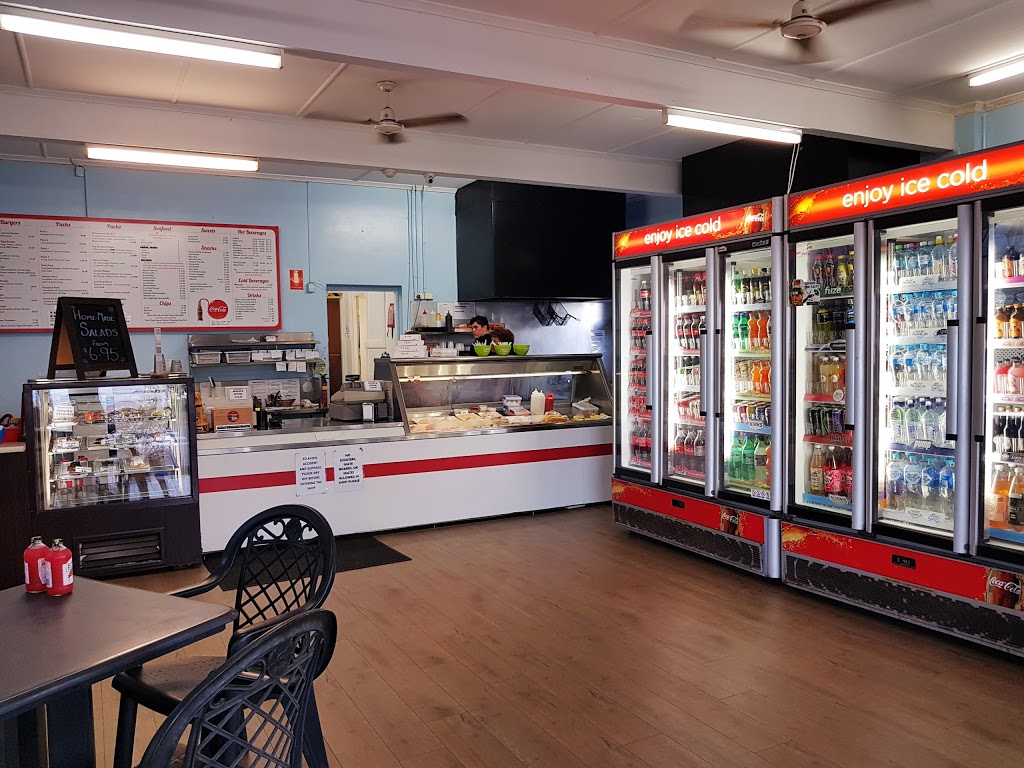 Red Dolphin Seafoods | 17 Margate Parade, Margate QLD 4019, Australia | Phone: (07) 3284 8703