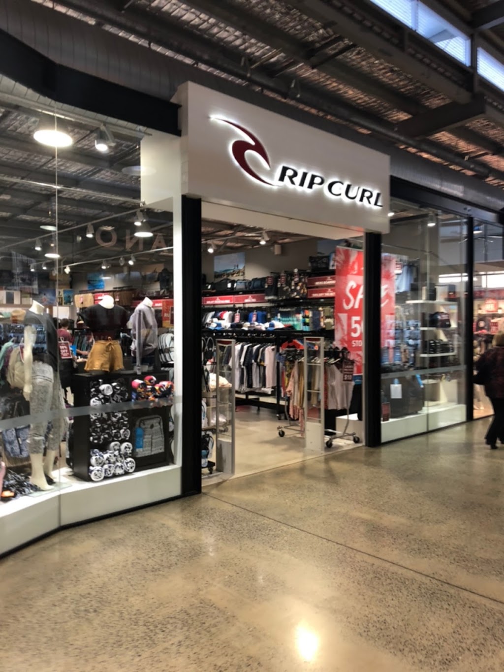 Rip Curl Brisbane Outlet | clothing store | Tenancy 1, 9th Ave, Brisbane Airport QLD 4007, Australia | 0731152500 OR +61 7 3115 2500