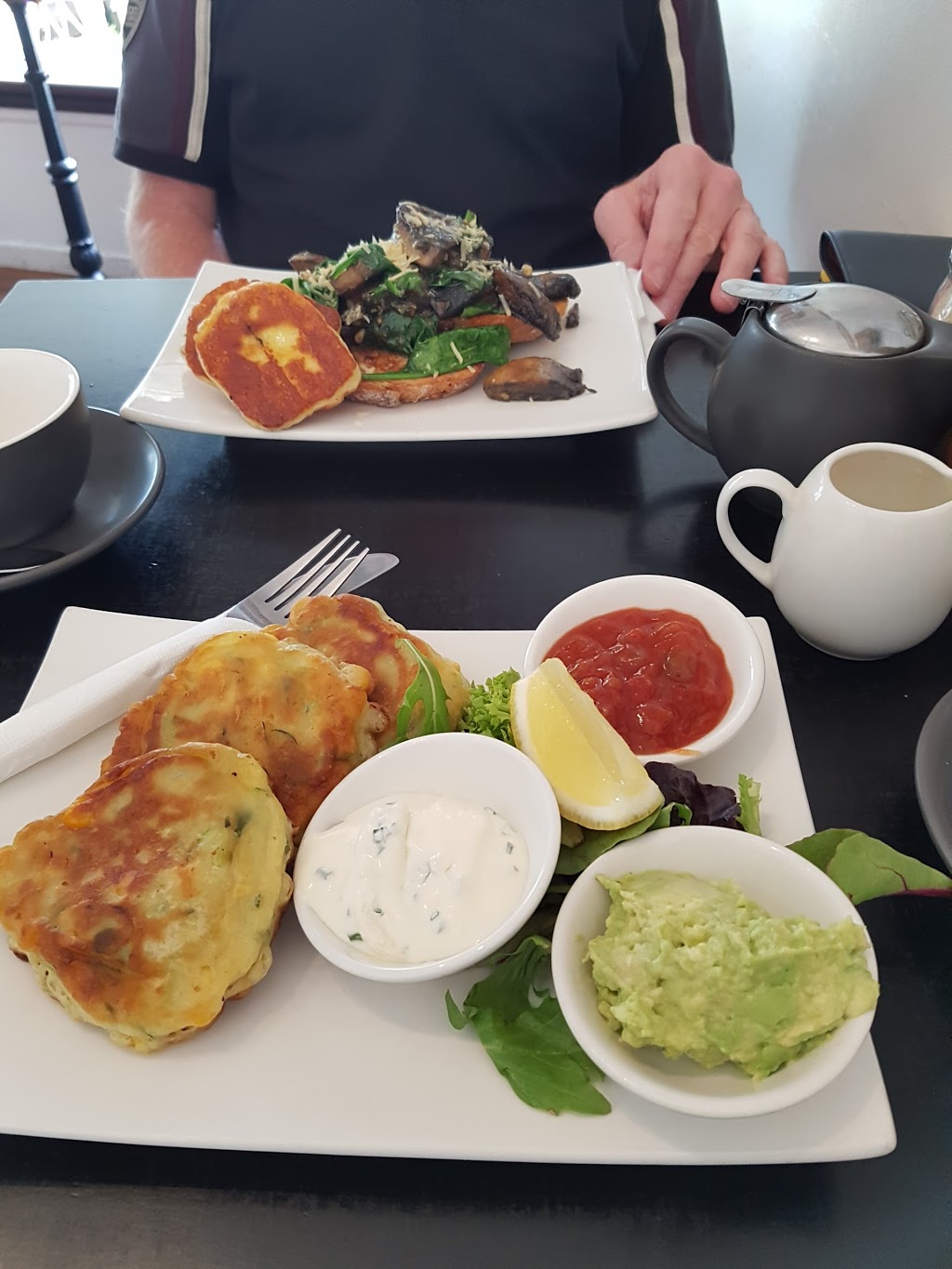 Little Corner Cafe | cafe | 86 Dickson St, Wooloowin QLD 4030, Australia | 0419620327 OR +61 419 620 327