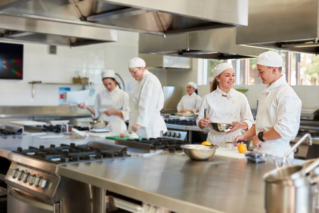 St Josephs Catholic High School | 16 Macquarie St, Albion Park NSW 2527, Australia | Phone: (02) 4230 8500