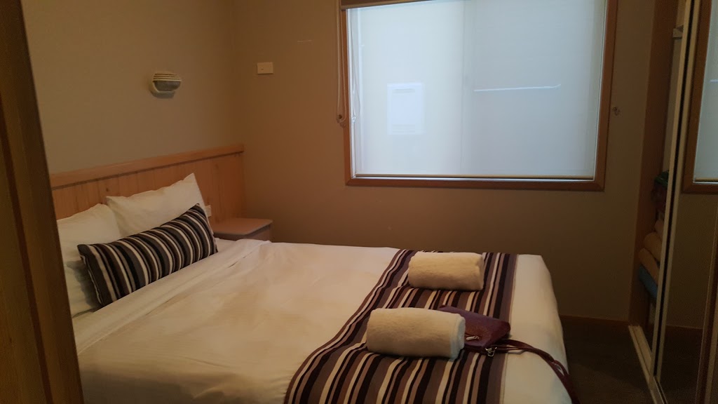 Canberra Carotel Motel | lodging | 150 Aspinall St, Watson ACT 2602, Australia | 0262411377 OR +61 2 6241 1377