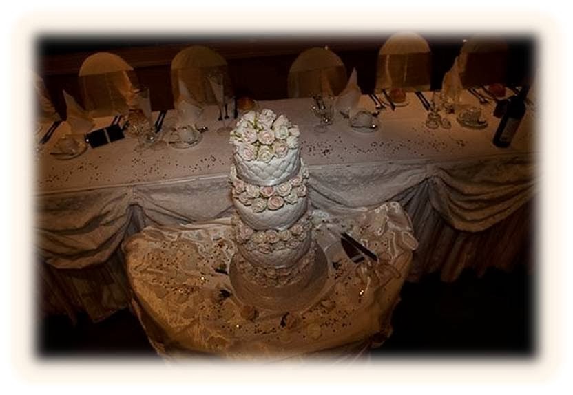Celebrity Wedding Cakes | 59 Piccolotto Dr, Melton West VIC 3337, Australia | Phone: 0416 928 669