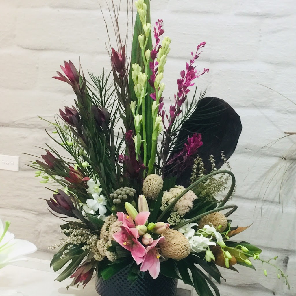 Floral Splendour | florist | Minto, Marketplace, 10 Brookfield Rd, Minto NSW 2566, Australia | 0450713486 OR +61 450 713 486