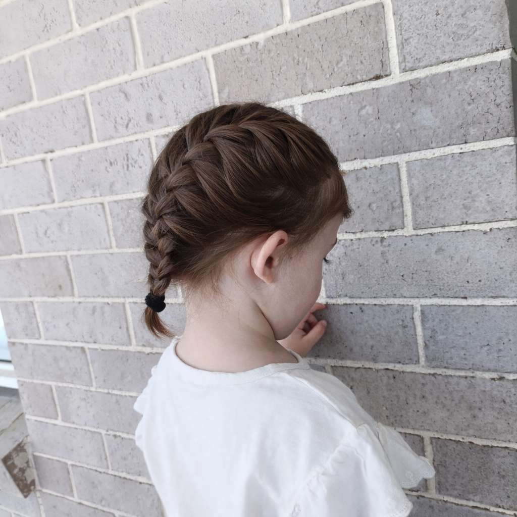 Berry Hair Boutique | 2 Berry Ave, Menangle NSW 2652, Australia | Phone: 0421 785 943