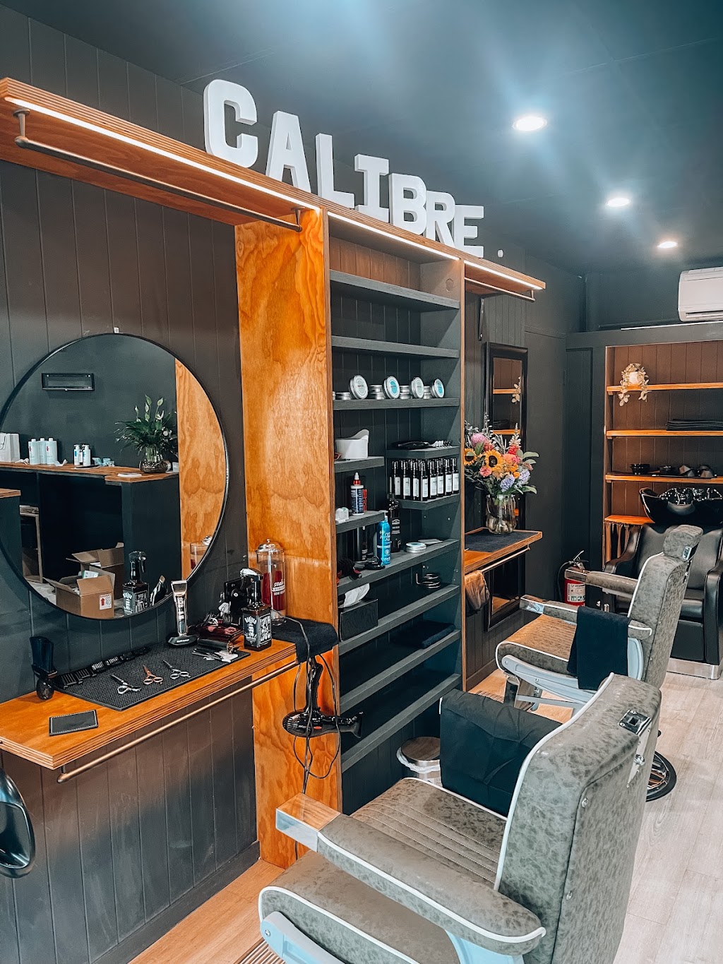 Calibre Hair Studio | Shop 6/280 Olsen Ave, Parkwood QLD 4214, Australia | Phone: 0429 667 620