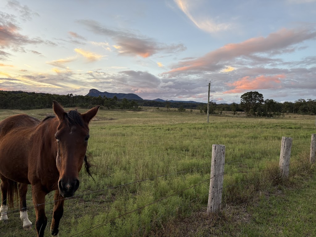 Capertee Mountain View Retreats | 1 Port Macquarie Rd, Bogee NSW 2849, Australia | Phone: 0432 922 653