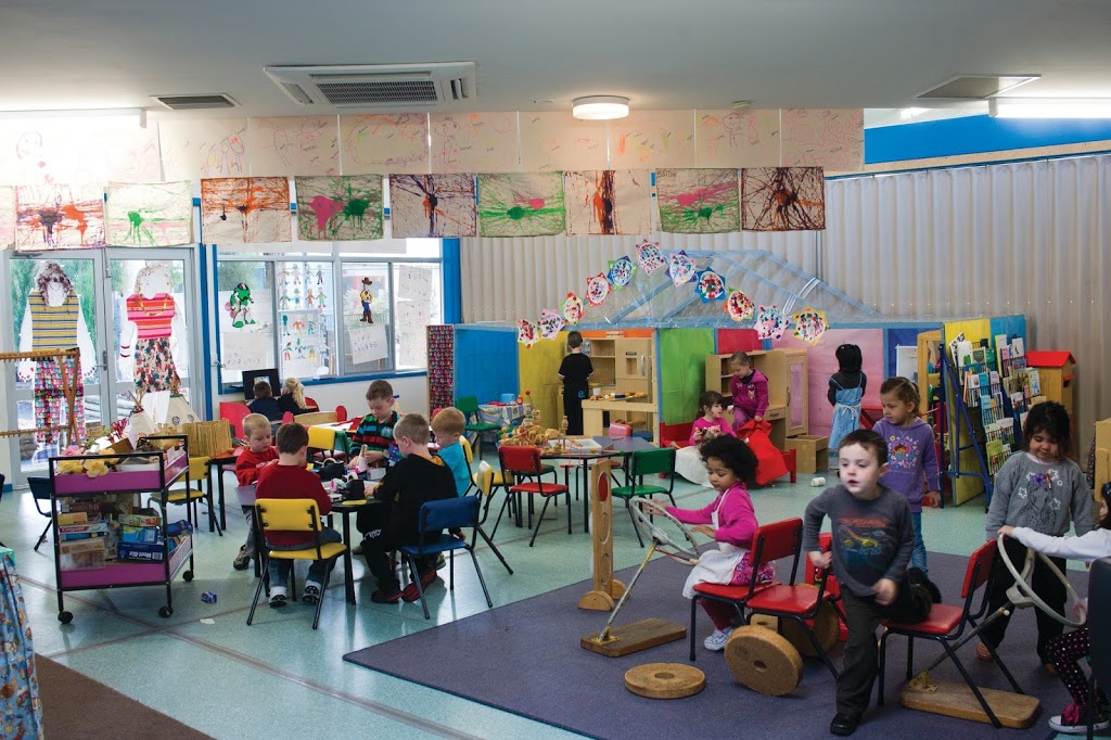 Melton Central Kindergarten | school | 237 Station Rd, Melton VIC 3337, Australia | 0397433764 OR +61 3 9743 3764