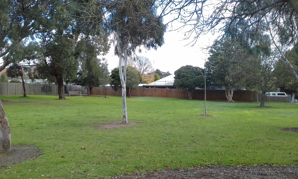 Hillcroft Reserve | park | 5A Hillcroft St, Reservoir VIC 3073, Australia