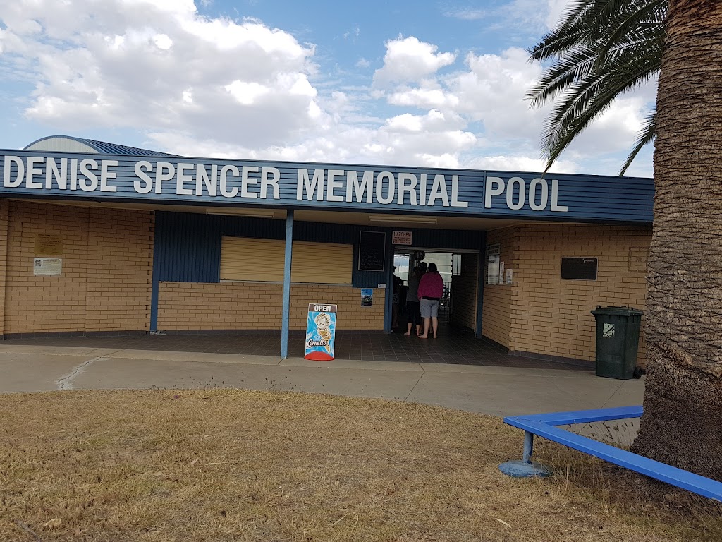 Roma Swimming Pool |  | 142 McDowall St, Roma QLD 4455, Australia | 0746221170 OR +61 7 4622 1170